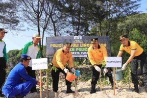Aksi ‘Jogo Omah’, Polresta Tuban Gelar Green Policing di Pantai Jenu bersama Masyarakat