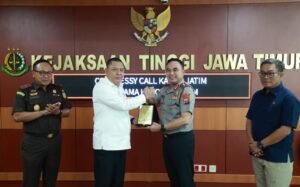 Perkuat Sinergi Penegakan Hukum, Kapolda Jatim Gelar Courtesy Call ke Kajati